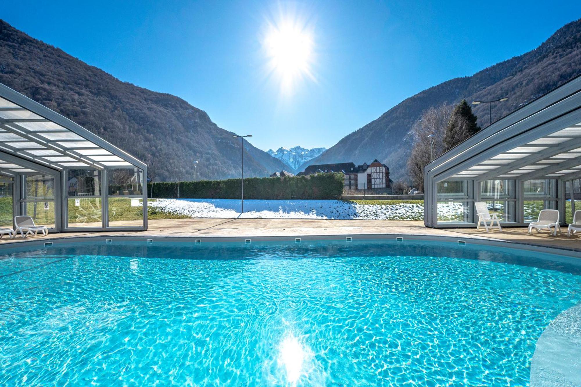 Village Club Les Balcons Des Pyrenees Saint-Mamet Екстер'єр фото