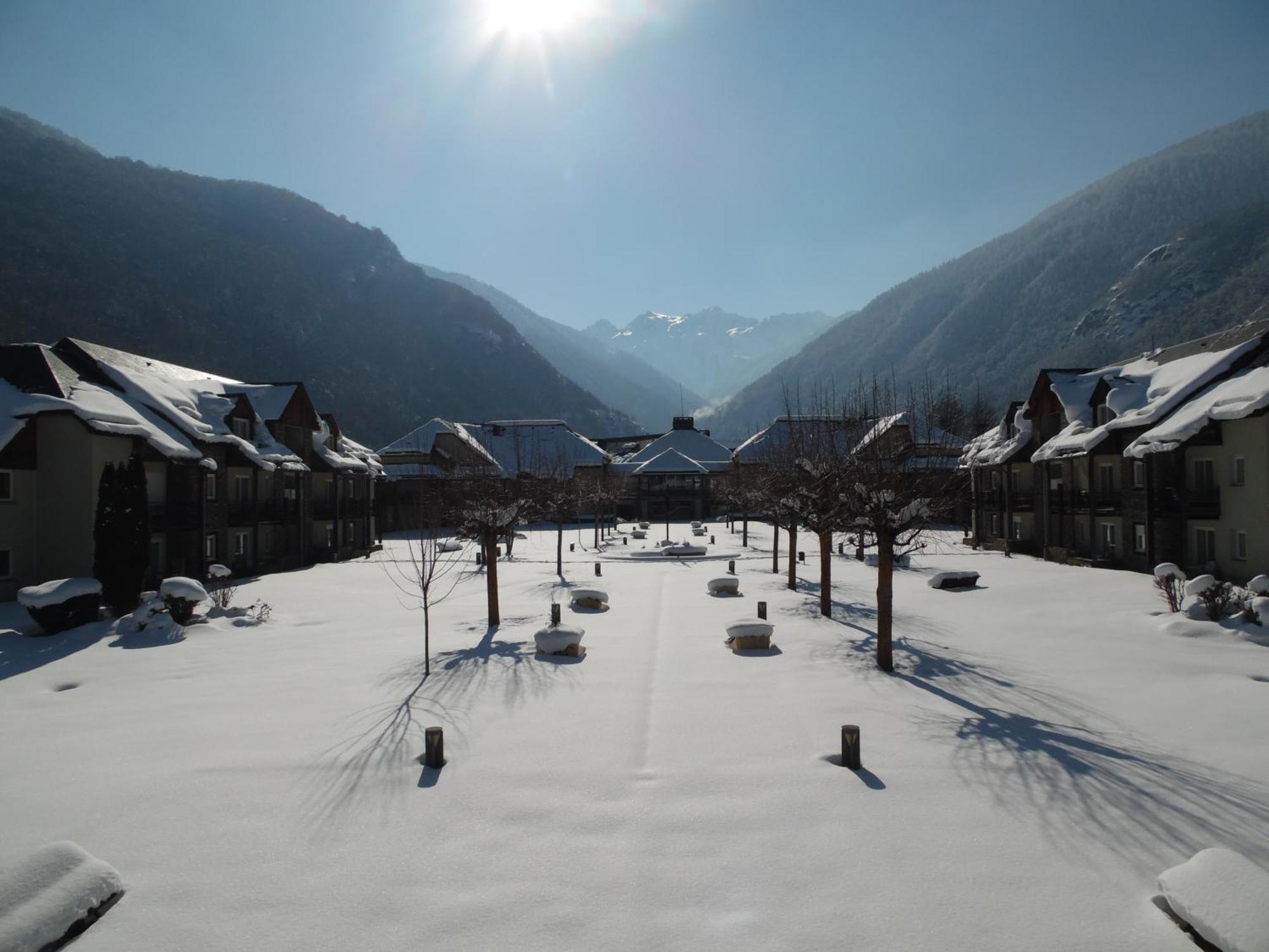 Village Club Les Balcons Des Pyrenees Saint-Mamet Екстер'єр фото