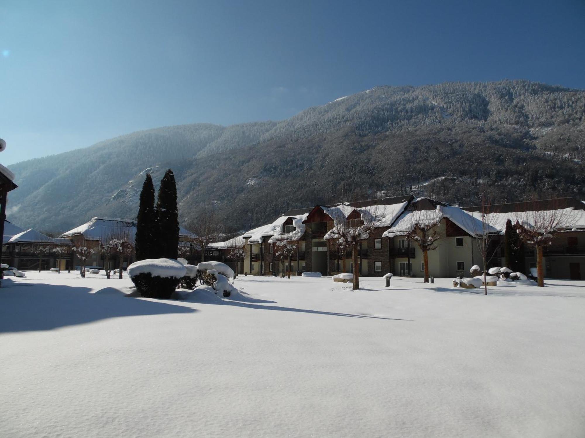 Village Club Les Balcons Des Pyrenees Saint-Mamet Екстер'єр фото