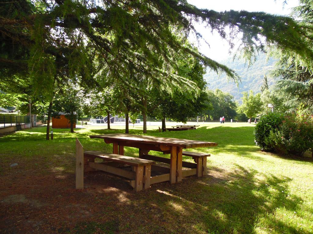 Village Club Les Balcons Des Pyrenees Saint-Mamet Екстер'єр фото